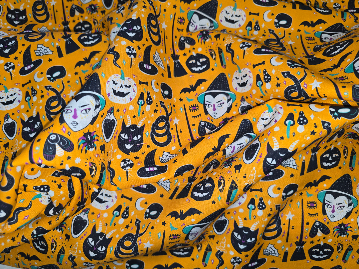Little Johnny Orange Halloween Witches Cotton super 142cm