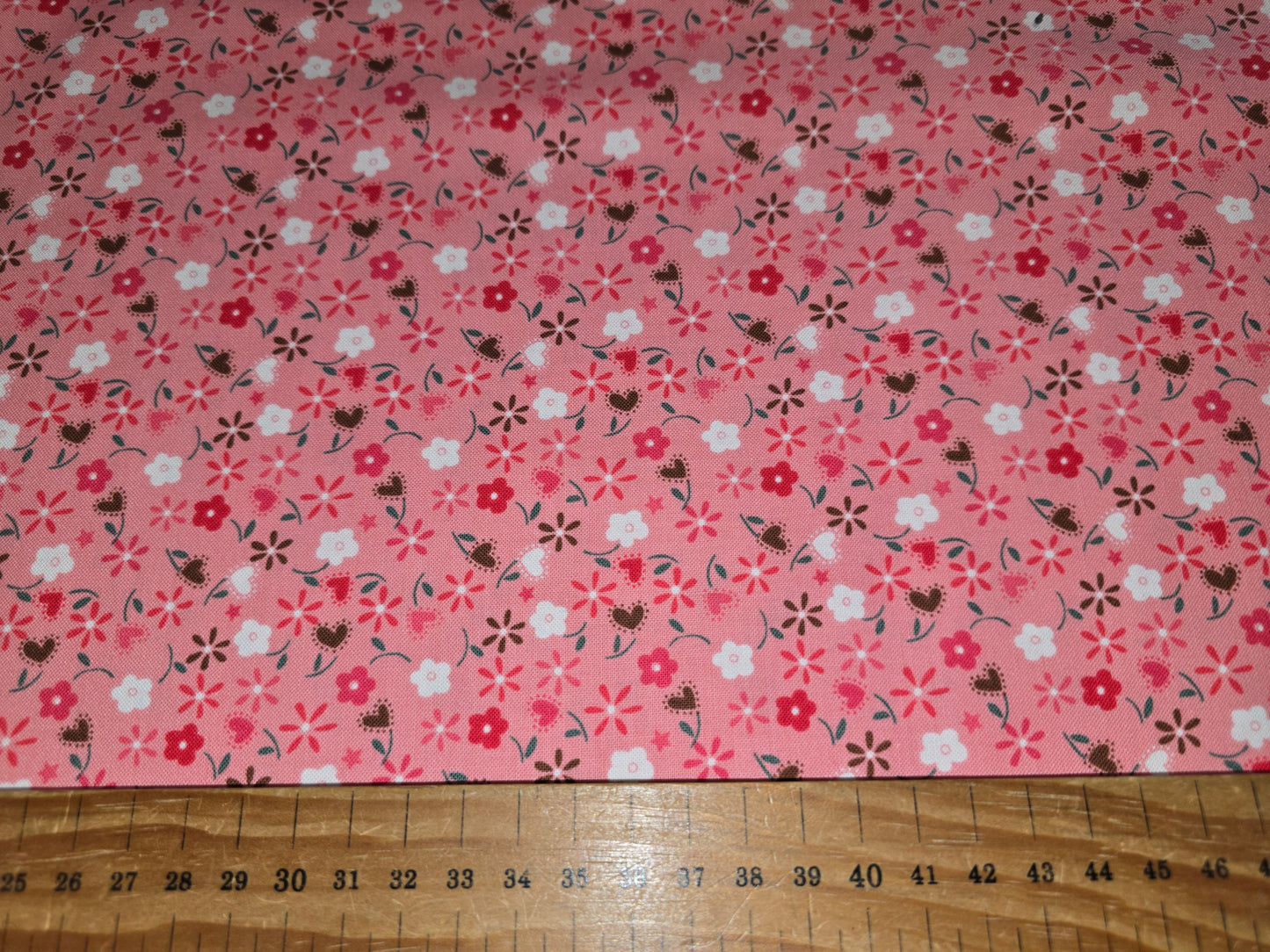 Quilting Treasures Hearts and Flowers Pink