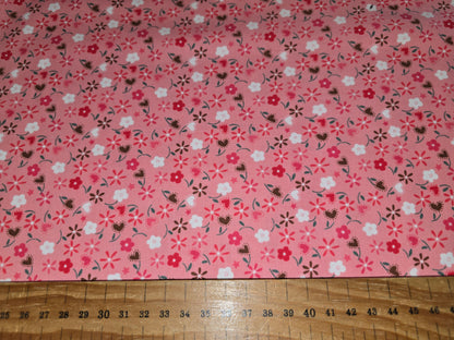 Quilting Treasures Hearts and Flowers Pink